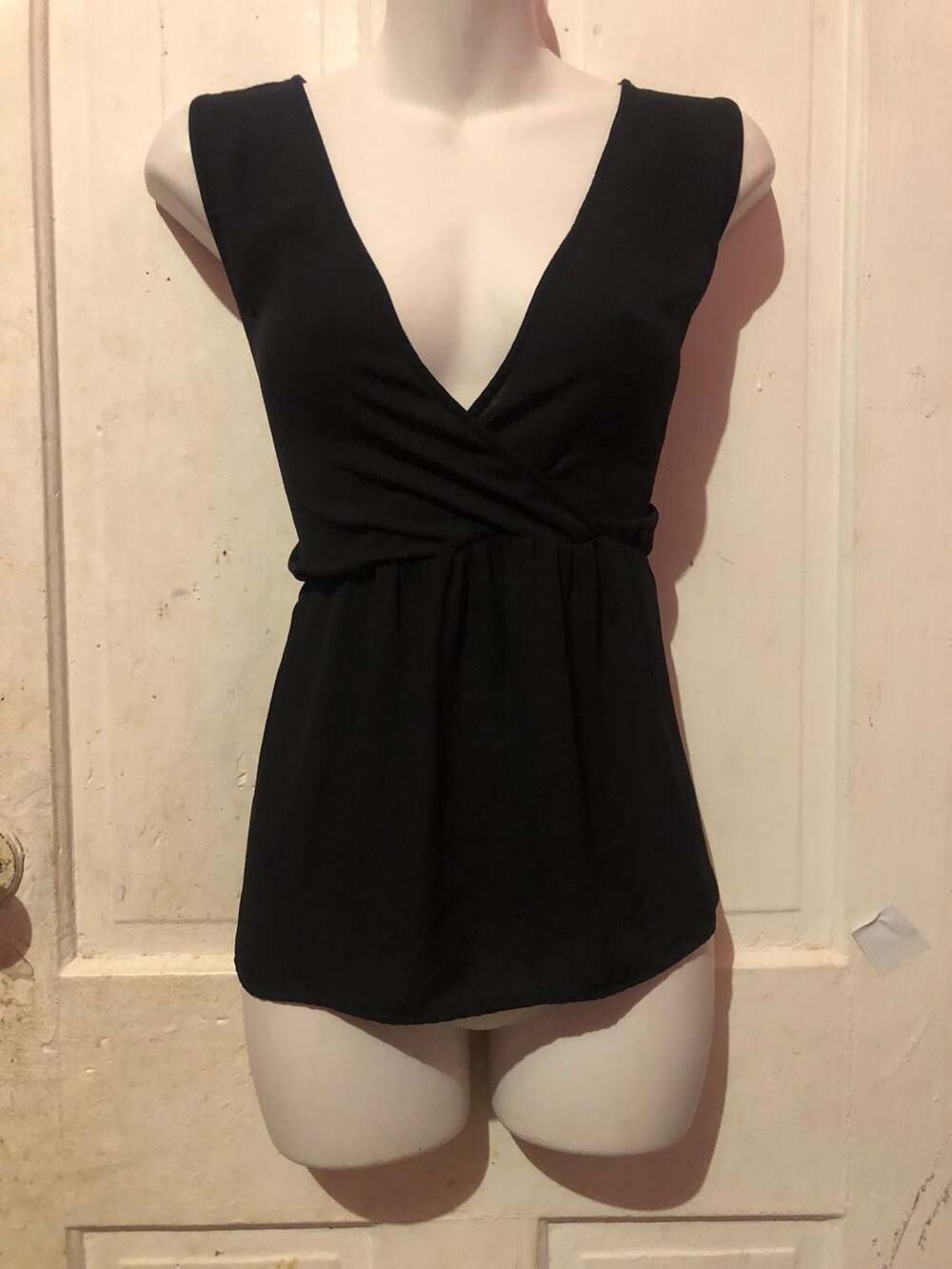 LOFT Women's Black Sleeveless Twist Front V-Neck Peplum Tank Top Size S